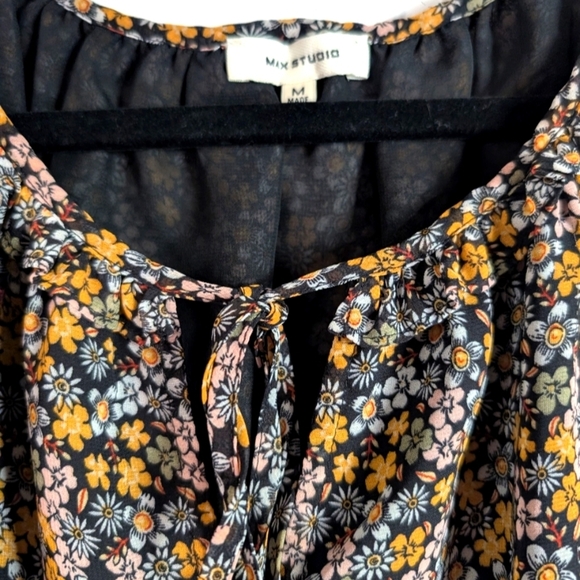 Max Studio Top - Picture 4 of 4